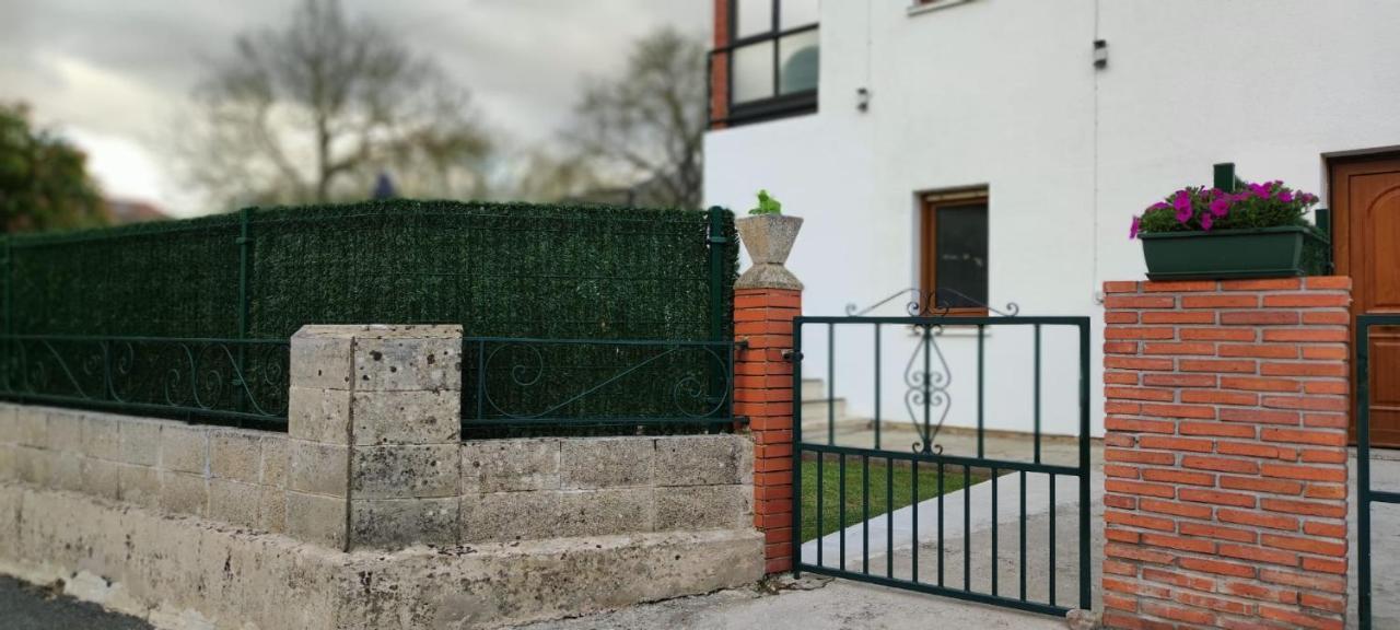 Casa Angela Villa Las Fraguas Bagian luar foto